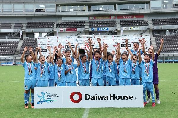 ワールドチャレンジ決勝戦　バルサのPKを3連続ストップで勝ち上がったヴィッセル神戸を制し、malvaスクール選抜が優勝