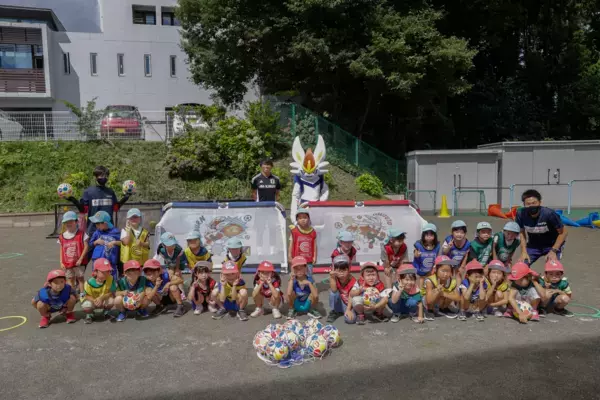 JFAが全国の保育園・幼稚園にボール・ミニゴールを「無料贈呈」スタート