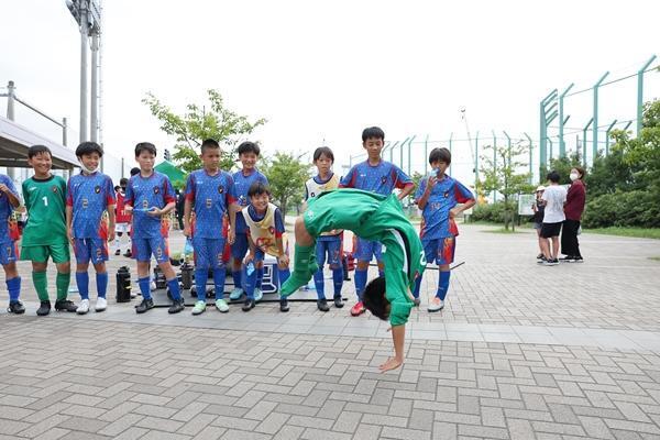 止める、蹴る、運ぶを向上させながら中学以降で活かせる指導。子ども本来の姿と「サッカーを楽しむ」を大事にするYF NARATESOROの指導哲学