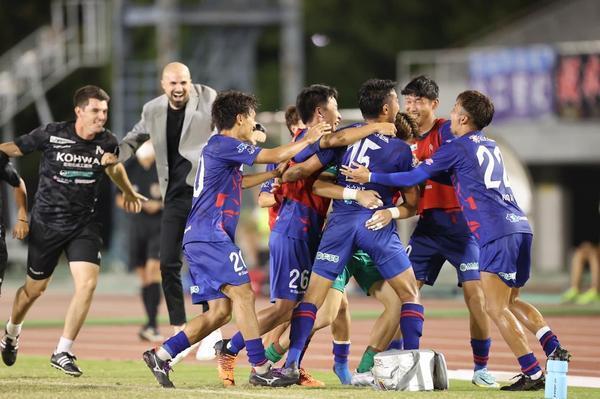 たった２年でJリーグ昇格！　大躍進を遂げた奈良クラブが導入した選手を伸ばす「エコノメソッド」とは!?　フリアン監督インタビュー