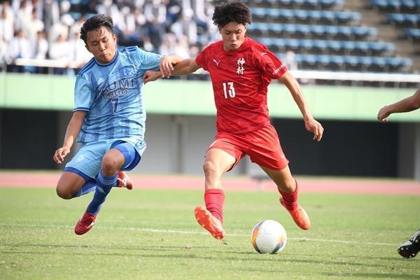 来季ブンデス１部加入決定の高校ナンバーワンストライカーが語る、決してスターではなかった少年時代