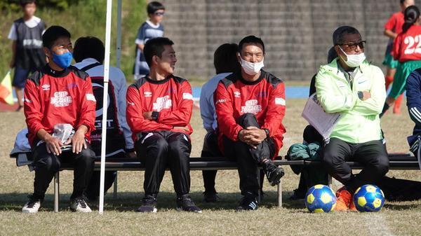 ベンチに監督・コーチが入らない、交代も自分たちで要求　子どもが自分で考え動くきっかけを作る「昌子源カップ」