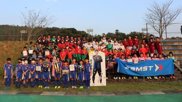 ベンチに監督・コーチが入らない、交代も自分たちで要求　子どもが自分で考え動くきっかけを作る「昌子源カップ」