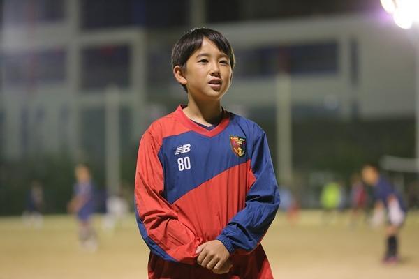 イレギュラーなバウンドにも素早く対応できるようになる、数十センチのズレに対応する力がつく「テクダマ」の効果とは