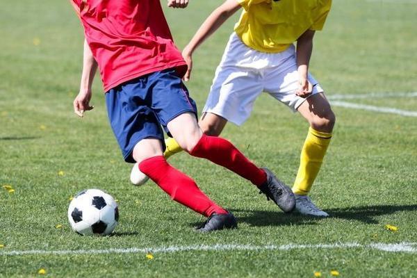 サッカー少年の親に聞いた、全国の保護者を悩ます「家の中に持ち込ませたくない」ある悩みとは