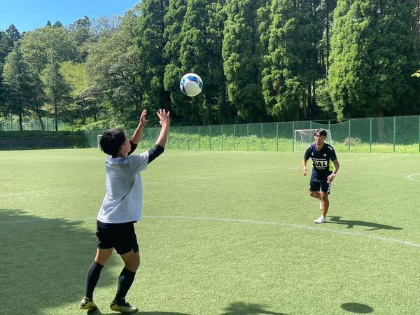 良いGKに必要な「失点しないコーチング」を身につけるコツ　味方を上手く動かす声かけ・指示とは