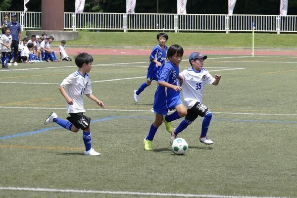 澤穂希さんら見守る中、少年サッカー大会「マルハン×シント=トロイデンVVカップ」が開催