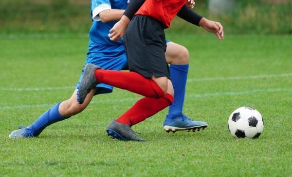 サッカー経験者でコーチでもある父親に「気持ちがない」と責められる息子。同じチームにいさせていいのか問題