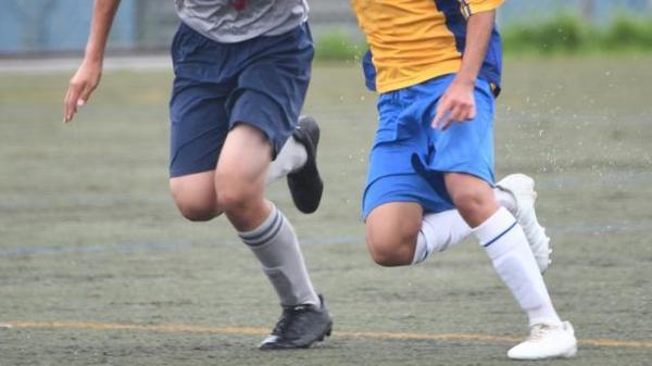 サッカー経験者でコーチでもある父親に「気持ちがない」と責められる息子。同じチームにいさせていいのか問題