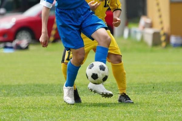 「なんで走らないの」なんて言えなくなった。　サッカー未経験の父たちが、自身もサッカーを始めて変わった子どもへのかかわり方