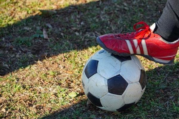 「周りも見れないし、止まれない」サッカー未経験の母が、自分もサッカーを始めて理解した子どもたちの頑張り具合