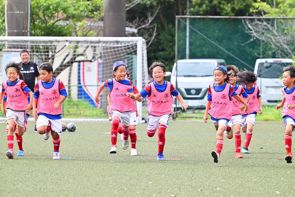 サッカーの技術・戦術だけでなく、人間としての成長を。　横浜F・マリノスのサッカースクールが掲げる育成に大事な「５アクション」とは