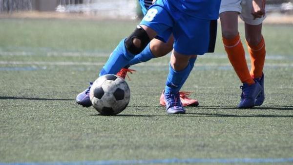 子どもの体のゆがみは、ケガの重要なサイン　サッカー少年少女の親が逃してはいけない「体のゆがみ」、その具体例と対処法