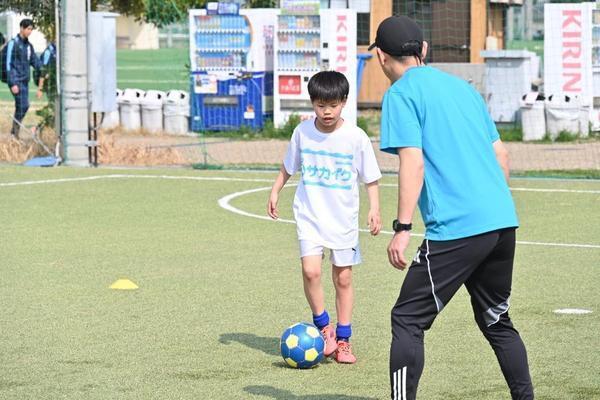 周りがよく見えるようになって協力できるように！　キャンプで身につけた"心の余裕"が生活にもプレーにも成長を及ぼすサッカーキャンプ