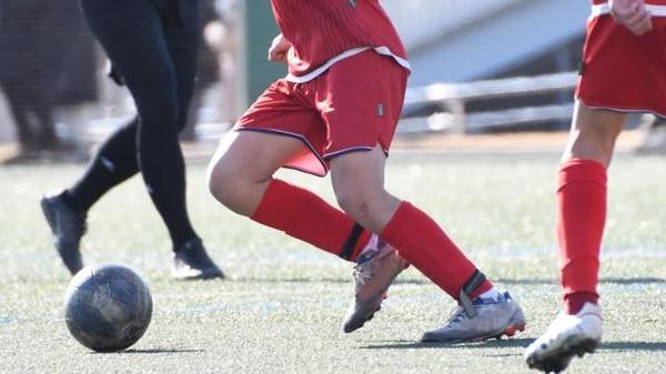 姿勢が良いと持っている力を100％出せる！　サッカー上達や集中力アップにもつながる「正しい姿勢」のメリット