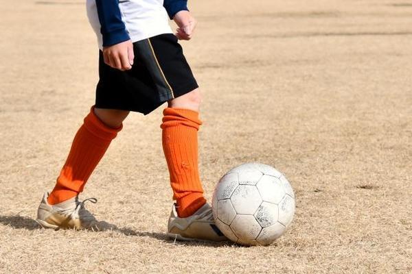 自由すぎる低学年、まじめにやりたい子は怒り出すし、もうカオス！　サッカー未経験のお父さんコーチでもうまくまとめる方法を教えて