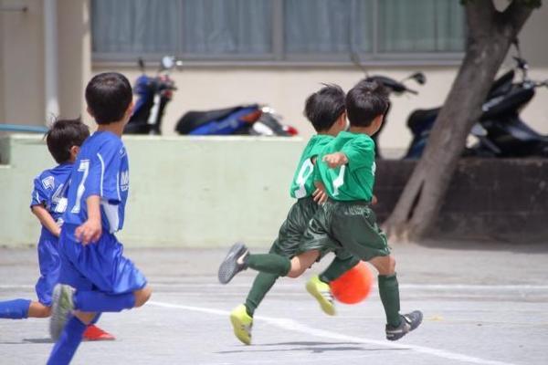 「なんでできないの」「後から始めた子の方がうまく見える...」親の不安や焦りを軽くする　サッカー少年少女の親の心得