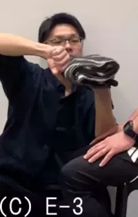 【実践編】タオル1本ですぐにできる！　勉強やサッカーのパフォーマンスが上がる「正しい姿勢」を身に着ける方法