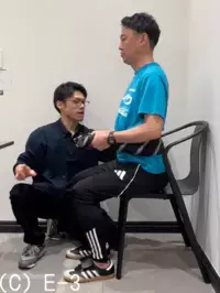 【実践編】タオル1本ですぐにできる！　勉強やサッカーのパフォーマンスが上がる「正しい姿勢」を身に着ける方法