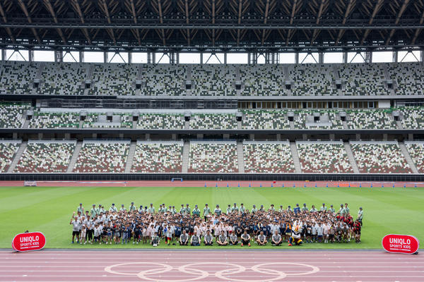 内田篤人さん・宮間あやさんら参加　JFA ユニクロマルチスポーツキッズ　小学生400人が国立競技場で4種目を体験