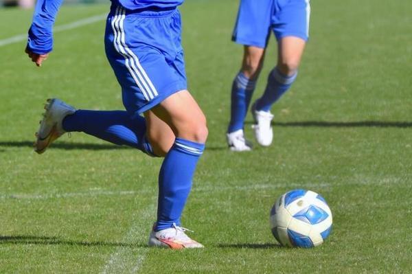 「止める」「蹴る」など基礎技術の習得は小学生年代では徹底的に反復練習するべき？　小学生年代まではどれぐらいできればいいか教えて