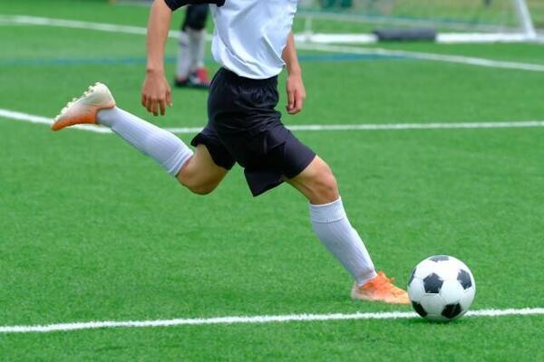 リフティングのノルマを達成しないとトレーニングマッチ以外出場させないチーム、リフティングの回数ってそんなに重要なのか教えて