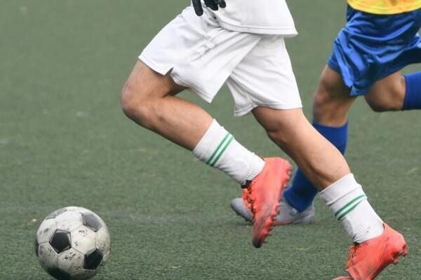 日本代表はかなり強くなっているけど、日本のサッカーがもっともっと進化するためには育成年代で何が必要か教えて