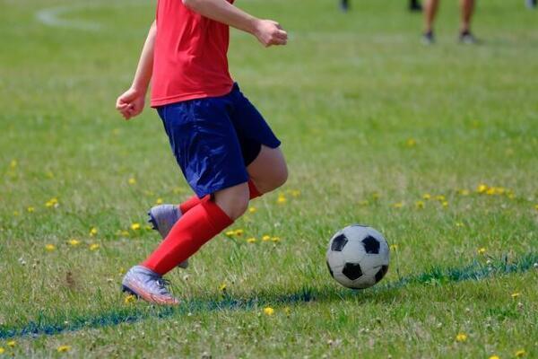 有名選手の派手なプレーに魅了され、地味な基礎練にモチベが下がる子たち。楽しんで取り組めるアプローチを教えて