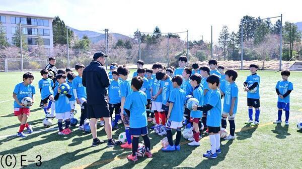 競技力向上のベースになる「ライフスキル」とは？　考える力と感謝の心を育てるサッカーキャンプの指導プログラム