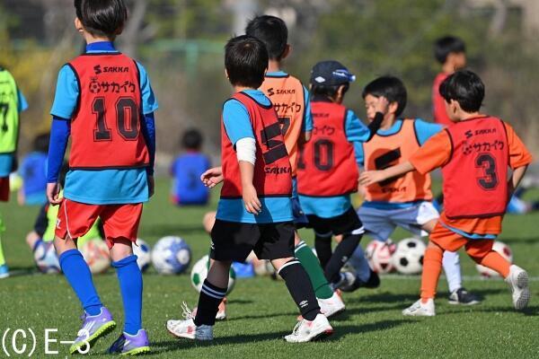 競技力向上のベースになる「ライフスキル」とは？　考える力と感謝の心を育てるサッカーキャンプの指導プログラム