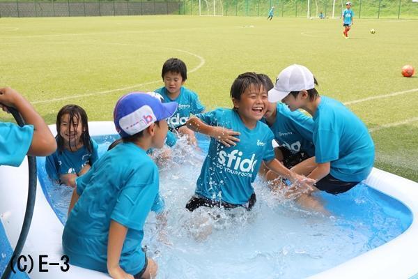 真夏のサッカーキャンプ、熱中症は大丈夫？　暑さ指数WBGTとサカイクキャンプの安全対策