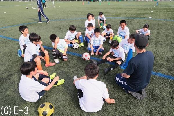 初めての宿泊サッカーキャンプ、親が不安に感じる5つのこと。子どもが大きく成長して帰ってくるために必要な大人の関わりとは