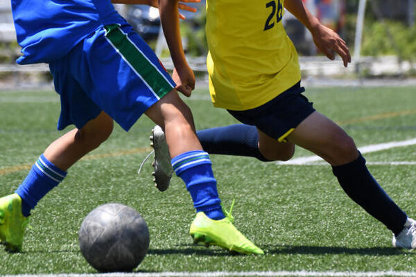 顔が上がっているだけで「認知」「判断」が出来てない。W杯優勝のスペインみたいに幼少期から指導する方法を教えて