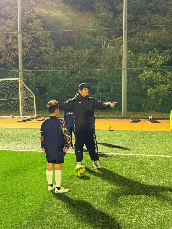 元興国高校サッカー部・内野智章さんに聞く、トップレベルの選手に共通する「小学生時代から身に着けたいちから」スキル編