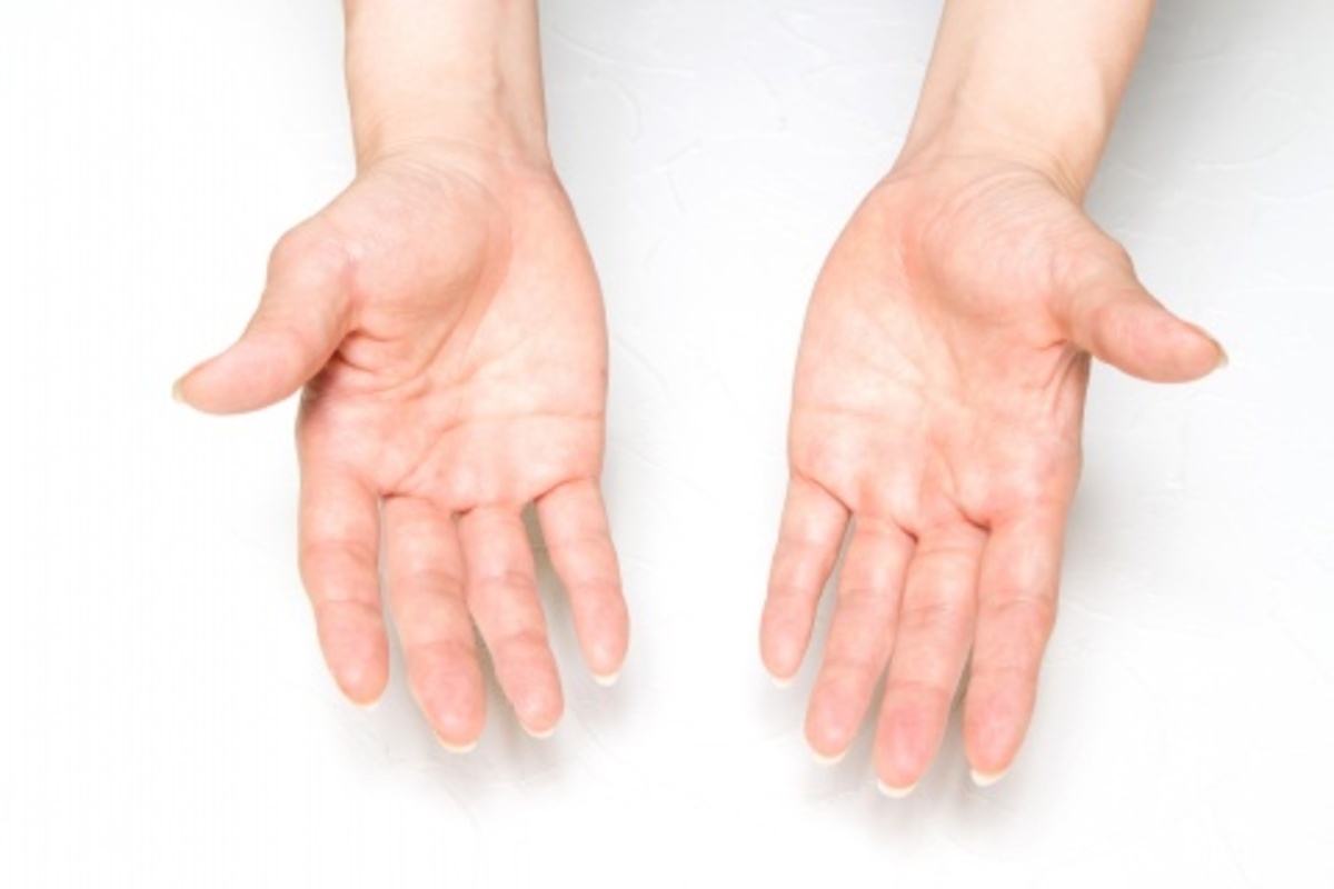 手のむくみが引き起こされる病気とは ウーマンエキサイト 1 5