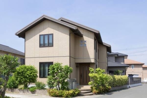 新築戸建て住宅と住宅街