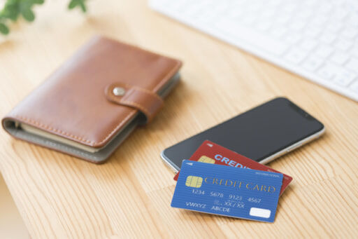 クレジットカードとスマートフォン