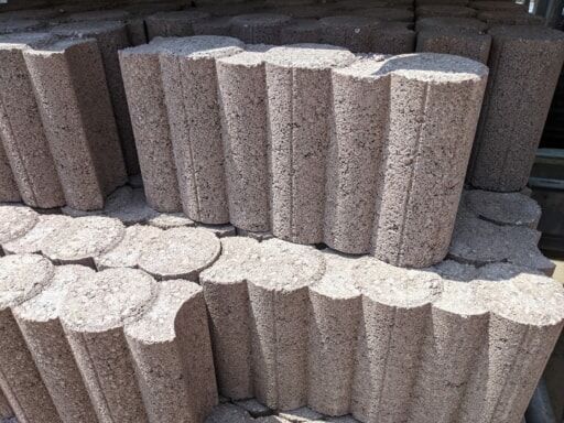 花壇用のコンクリート製ブロック