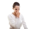 不安を「44％」も減らせる！簡単かつ効果的な片鼻呼吸法とは？