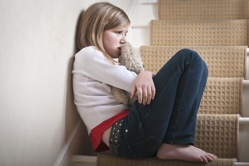 今「10代の子ども」のストレスが深刻！前世代より不安が大きい