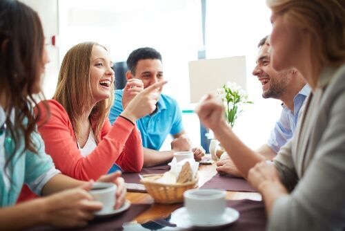 2人に1人が実践している「社会人になっても出会いを保つ秘訣」