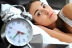 どんなに寝苦しい夜も「たった60秒で簡単に眠れる」4-7-8呼吸法