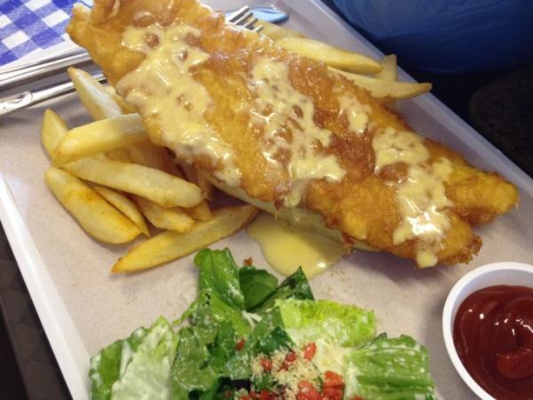 ローカルフードに飽きたらホーカーで洋食を♪ビールが進む！やみつきムール貝編