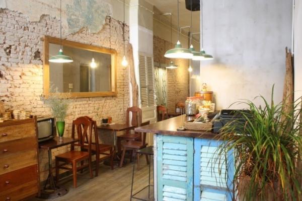 ドンコイ通りのおすすめお洒落カフェ「COM NHA」（旧：BAO）