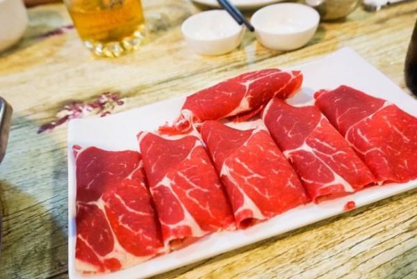 お粥ベースのスチームボート「田園粥火鍋」