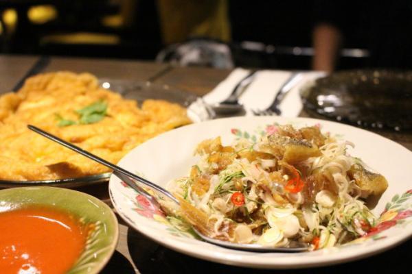 バンコクでタイ家庭料理に舌鼓！Supanniga Eating Room BY KHUNYAI