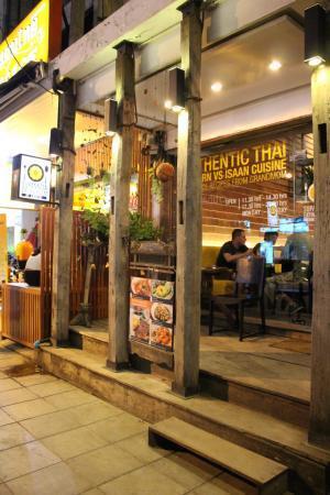 バンコクでタイ家庭料理に舌鼓！Supanniga Eating Room BY KHUNYAI