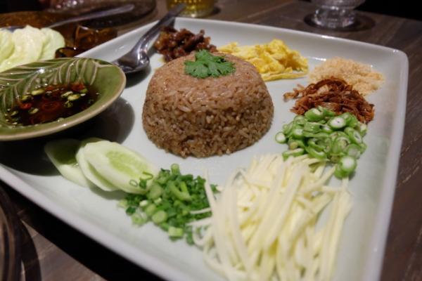 バンコクでタイ家庭料理に舌鼓！Supanniga Eating Room BY KHUNYAI