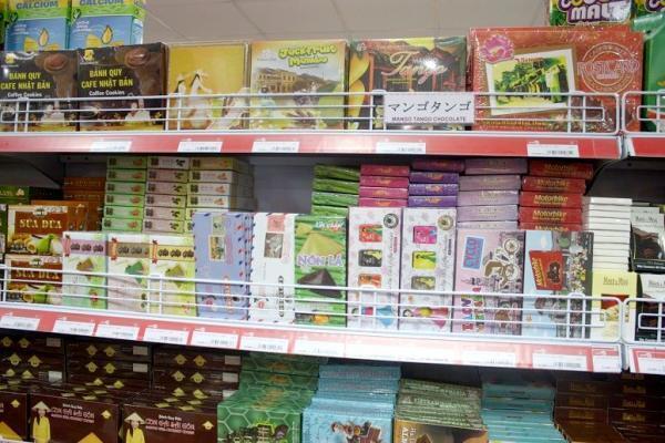 まとめてお土産を買うならココ！ドンコイ通りの便利なスーパー 「TAXスーパー」