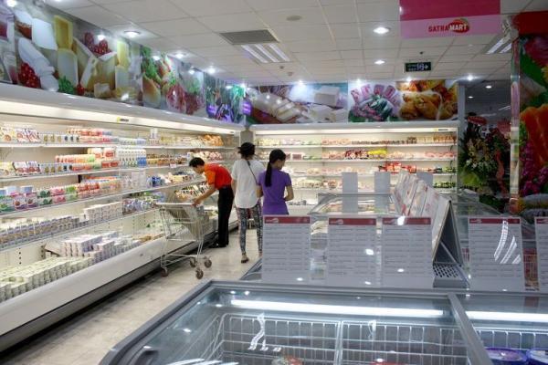 まとめてお土産を買うならココ！ドンコイ通りの便利なスーパー 「TAXスーパー」